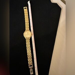 Lovely gold tone Bulova watch in excellent condition
